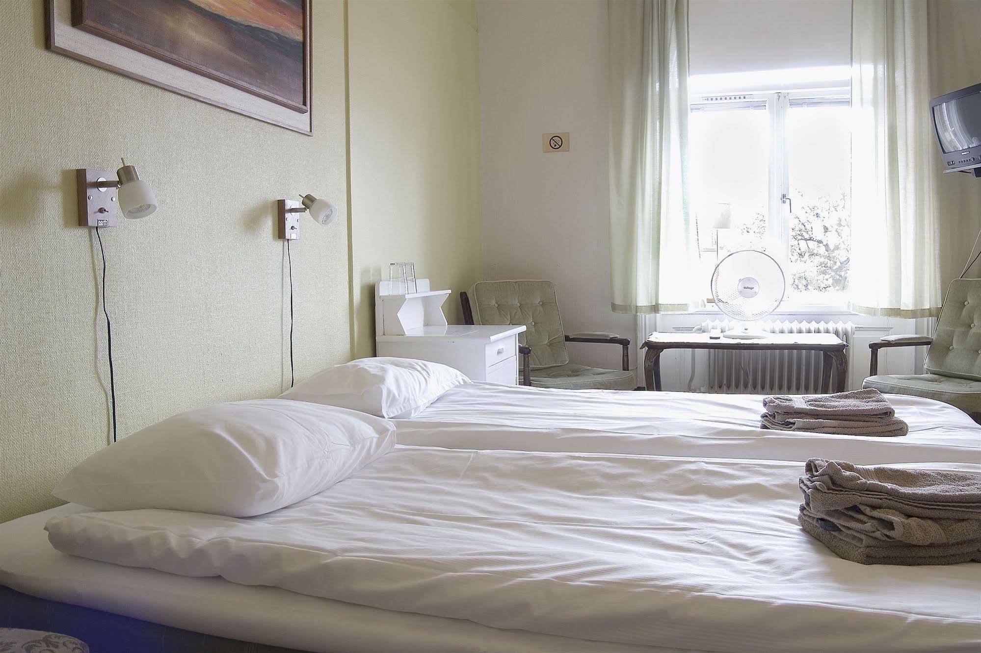 Jaernvaegshotellet Gävle Zewnętrze zdjęcie